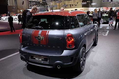 Mini - A seconda del mercato, la MINI Countryman Park Lane  disponibile in otto varianti di modello.